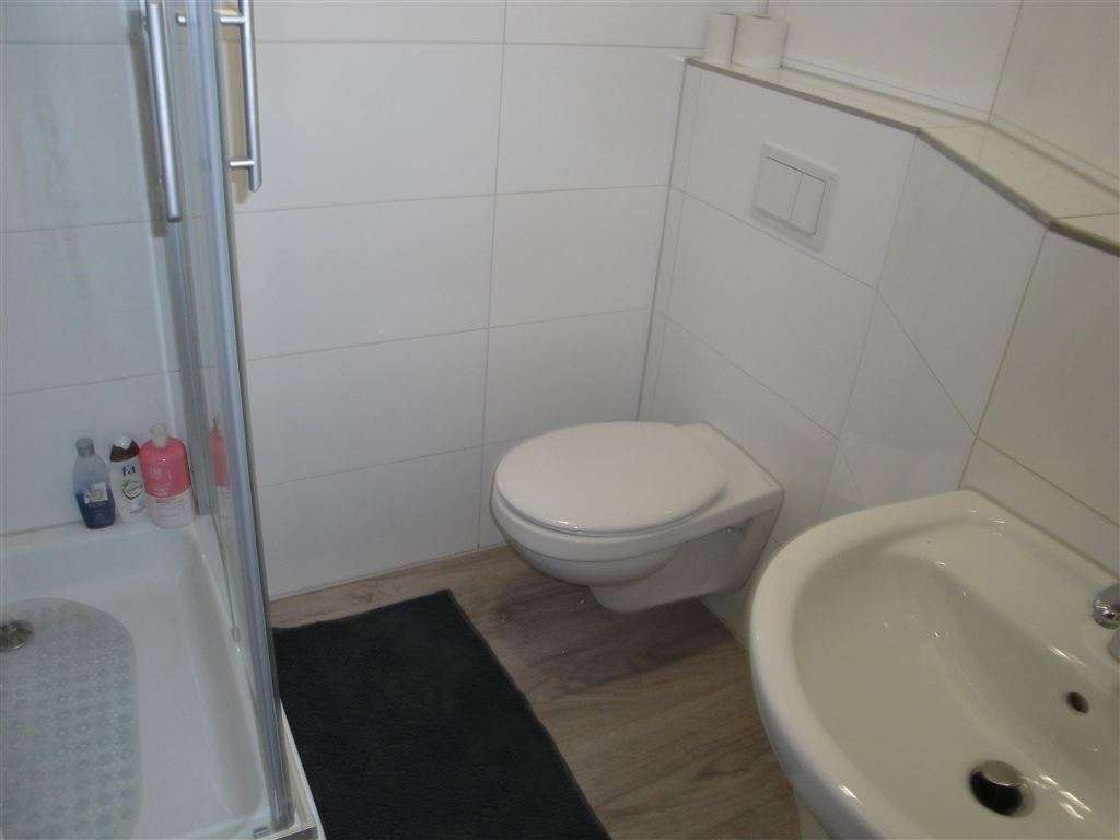 !!! Eigennutzung oder Kapitalanlage !!! Provisionsfreie-Renovierte 3 Zimmer-Wohnung !!!