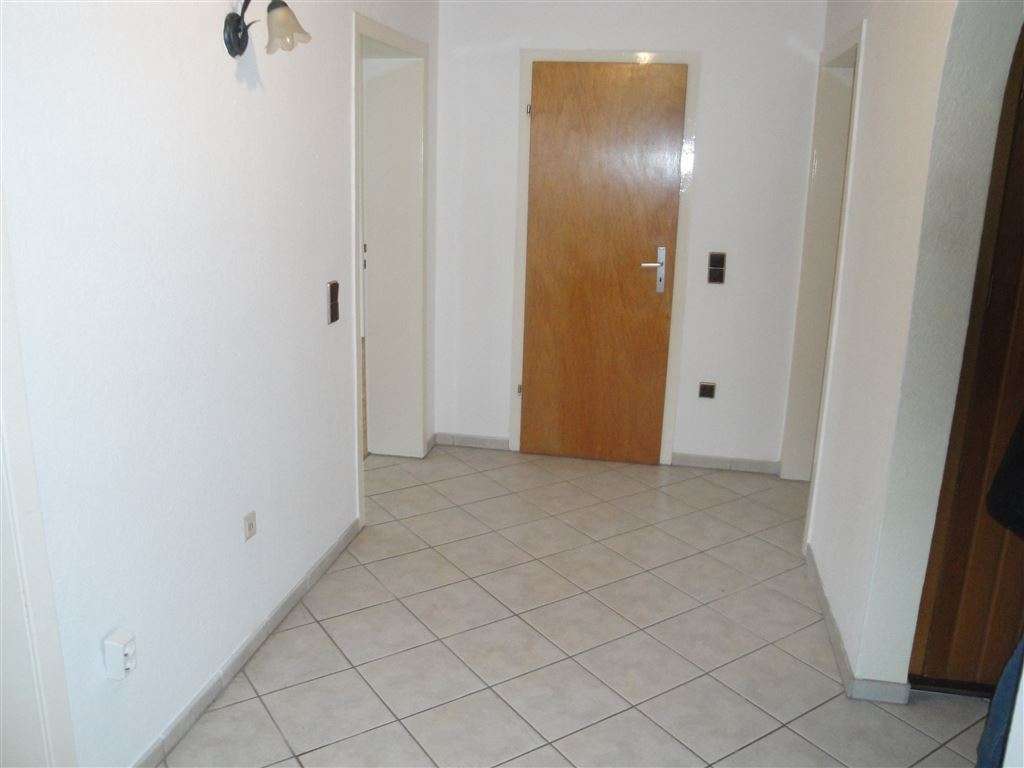 !!! Freie 3 Zimmerwohnung mit Balkon !!!