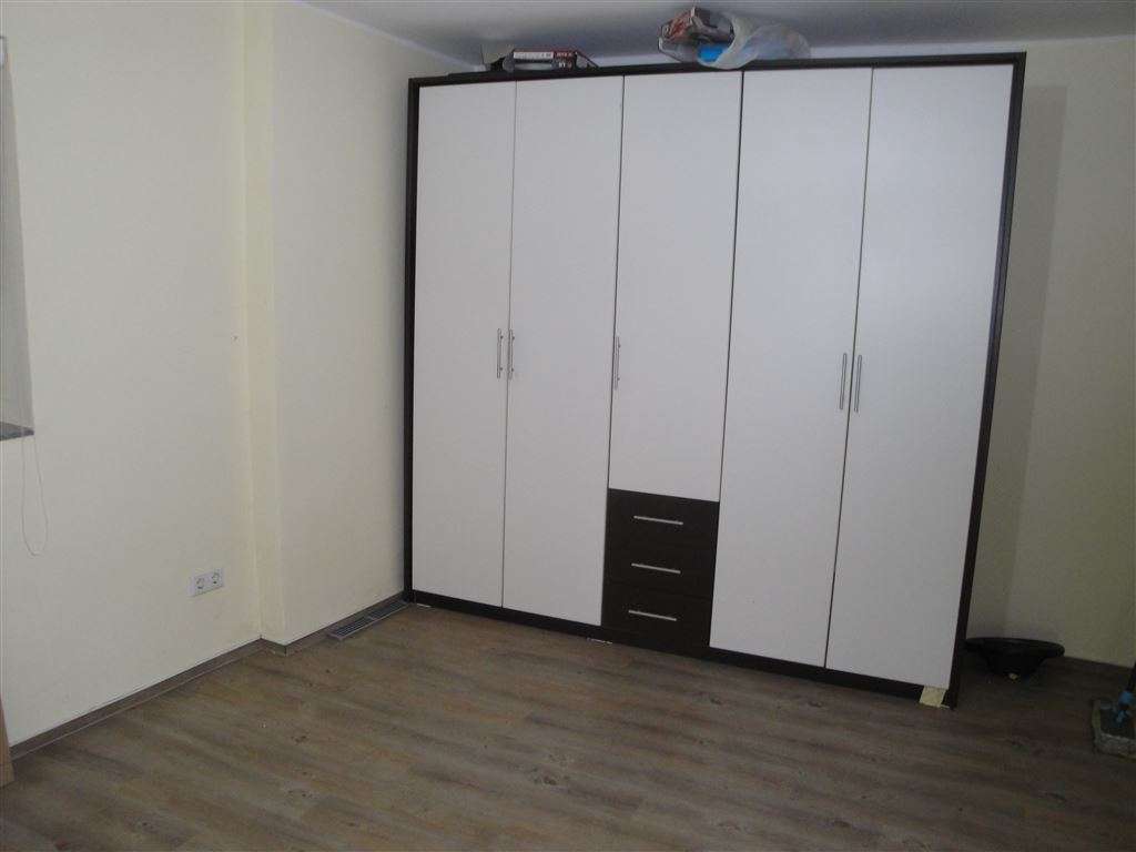 !!! Große Renovierte 6 Zimmer EG-Wohnung in ruhiger Lage !!!