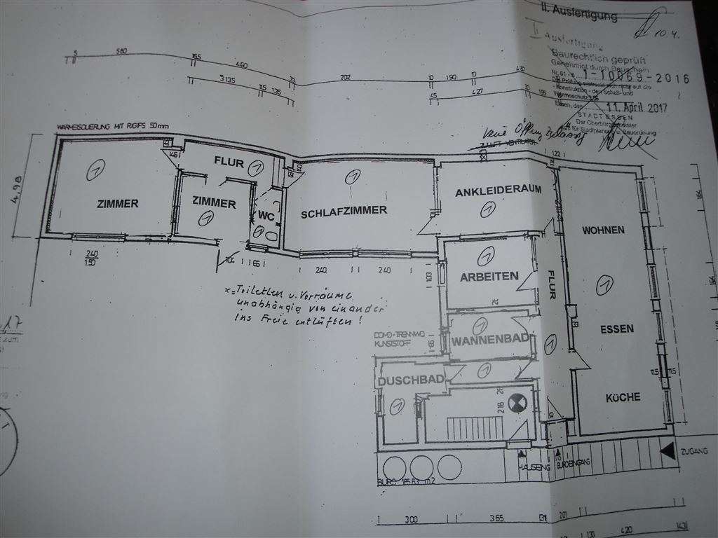 !!! Große Renovierte 6 Zimmer EG-Wohnung in ruhiger Lage !!!