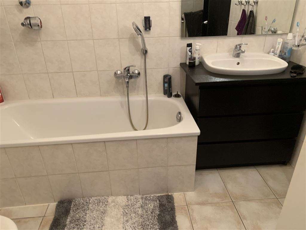 !!! Schöne 2,5 Zimmer ETW mit Loggia und EBK in zentraler Lage !!!