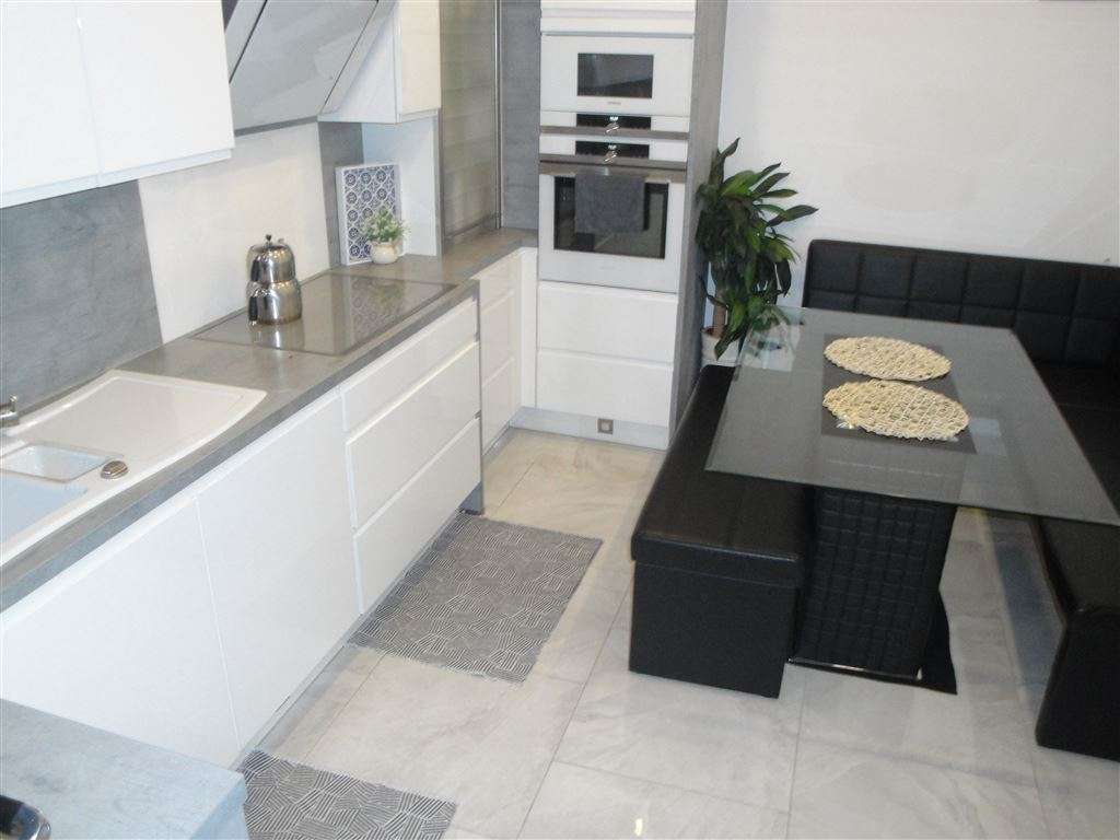 !!! 2 Häuser mit 395m² W/Nzfl auf einem Grundstück mit Terrasse und großer Garage !!!