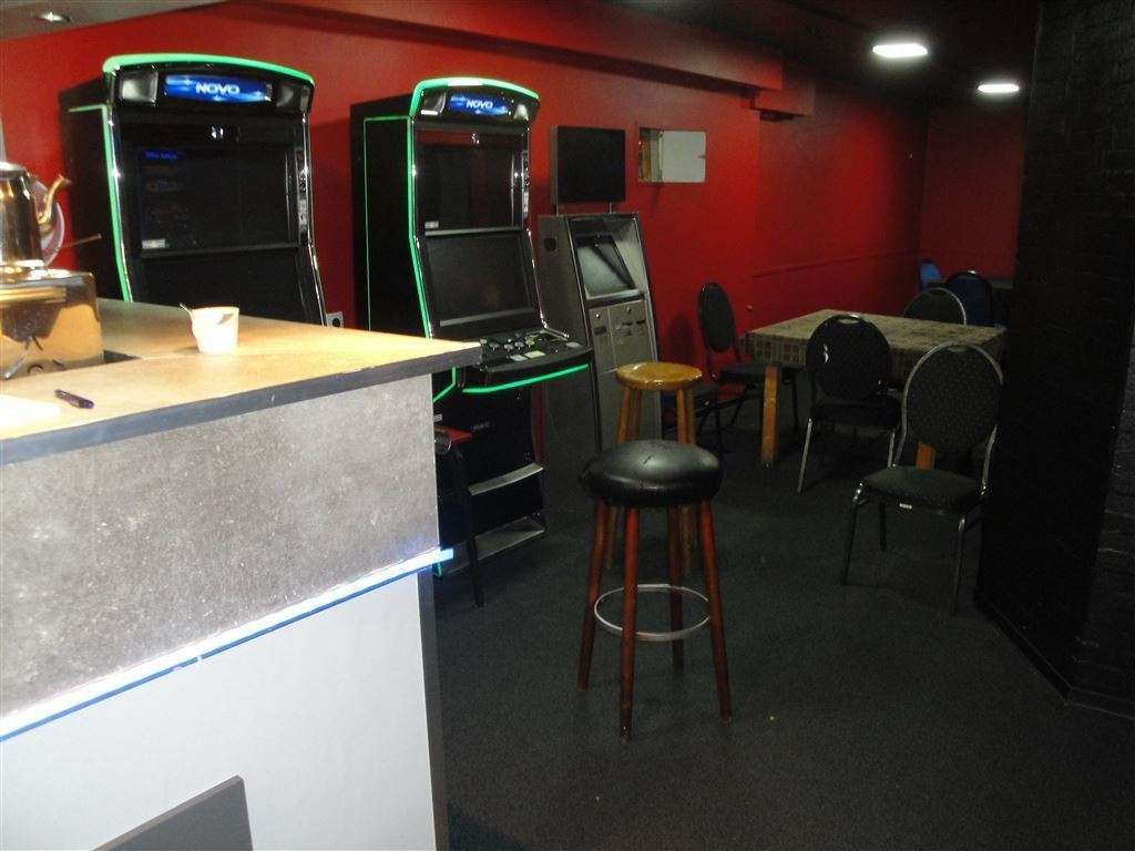 !!! 2 Häuser mit 395m² W/Nzfl auf einem Grundstück mit Terrasse und großer Garage !!!