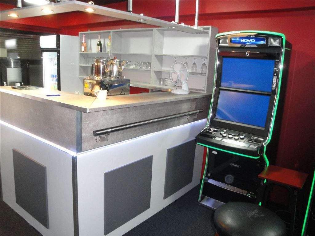 !!! 2 Häuser mit 395m² W/Nzfl auf einem Grundstück mit Terrasse und großer Garage !!!