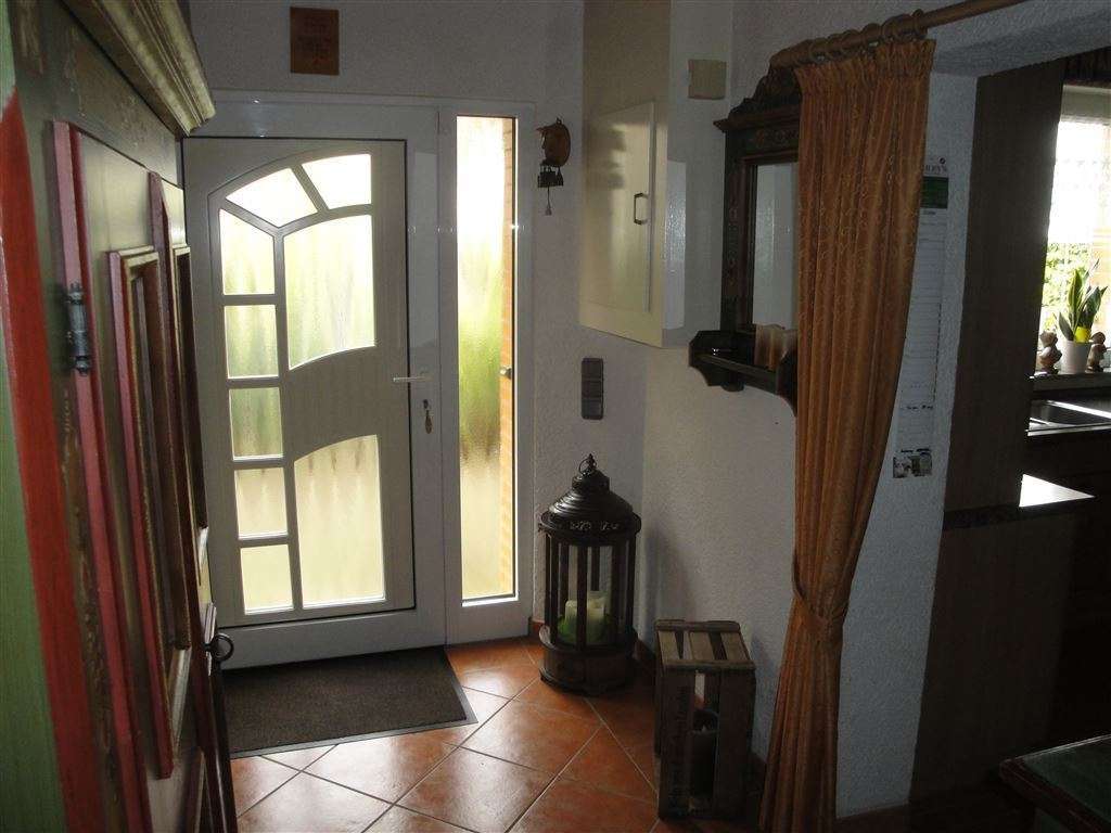 !!! Freistehendes EFH mit großer Terrasse und schönem Garten !!!