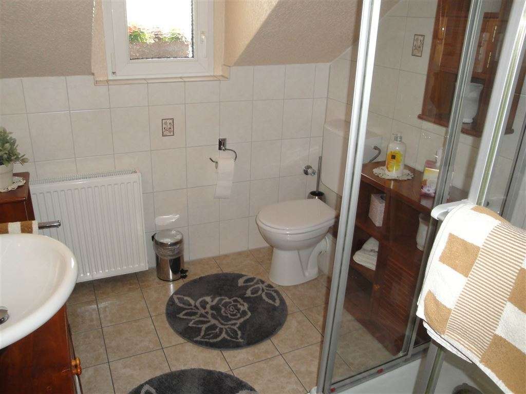 !!! Freistehendes EFH mit großer Terrasse und schönem Garten !!!