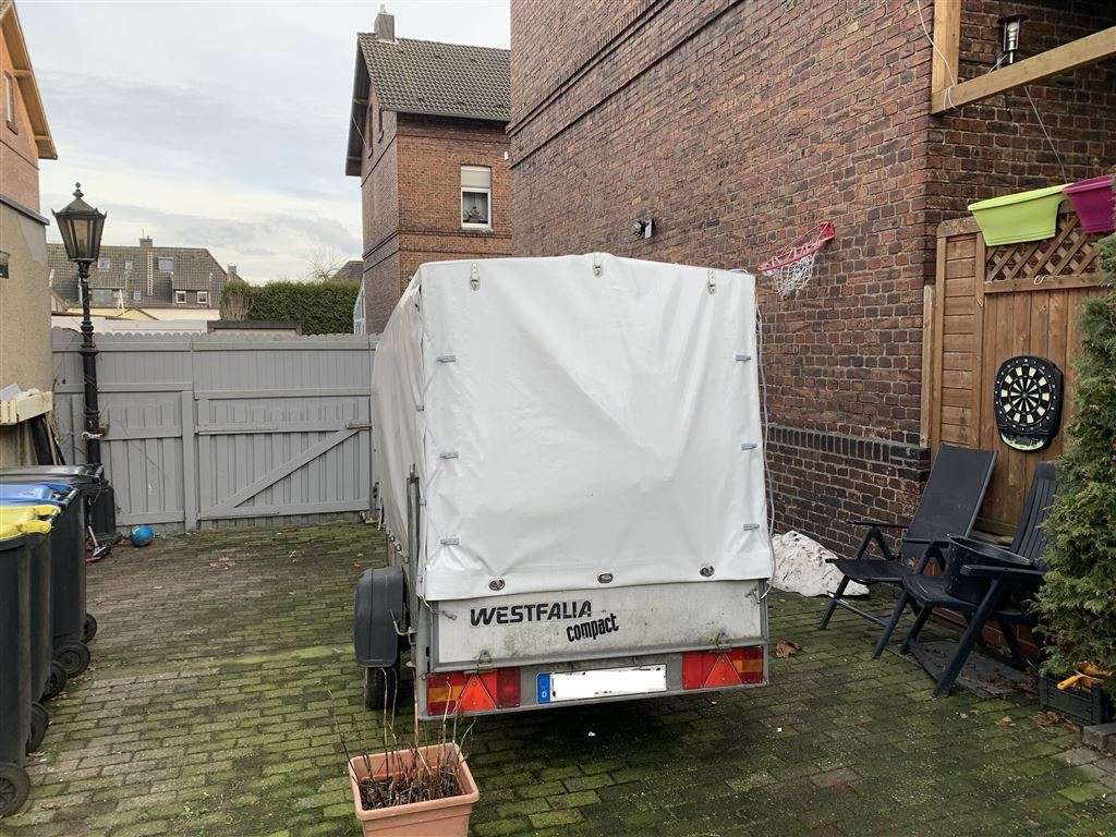 !!! Große DHH mit ELW auf Erbpachtgrundstück mit Garage !!!