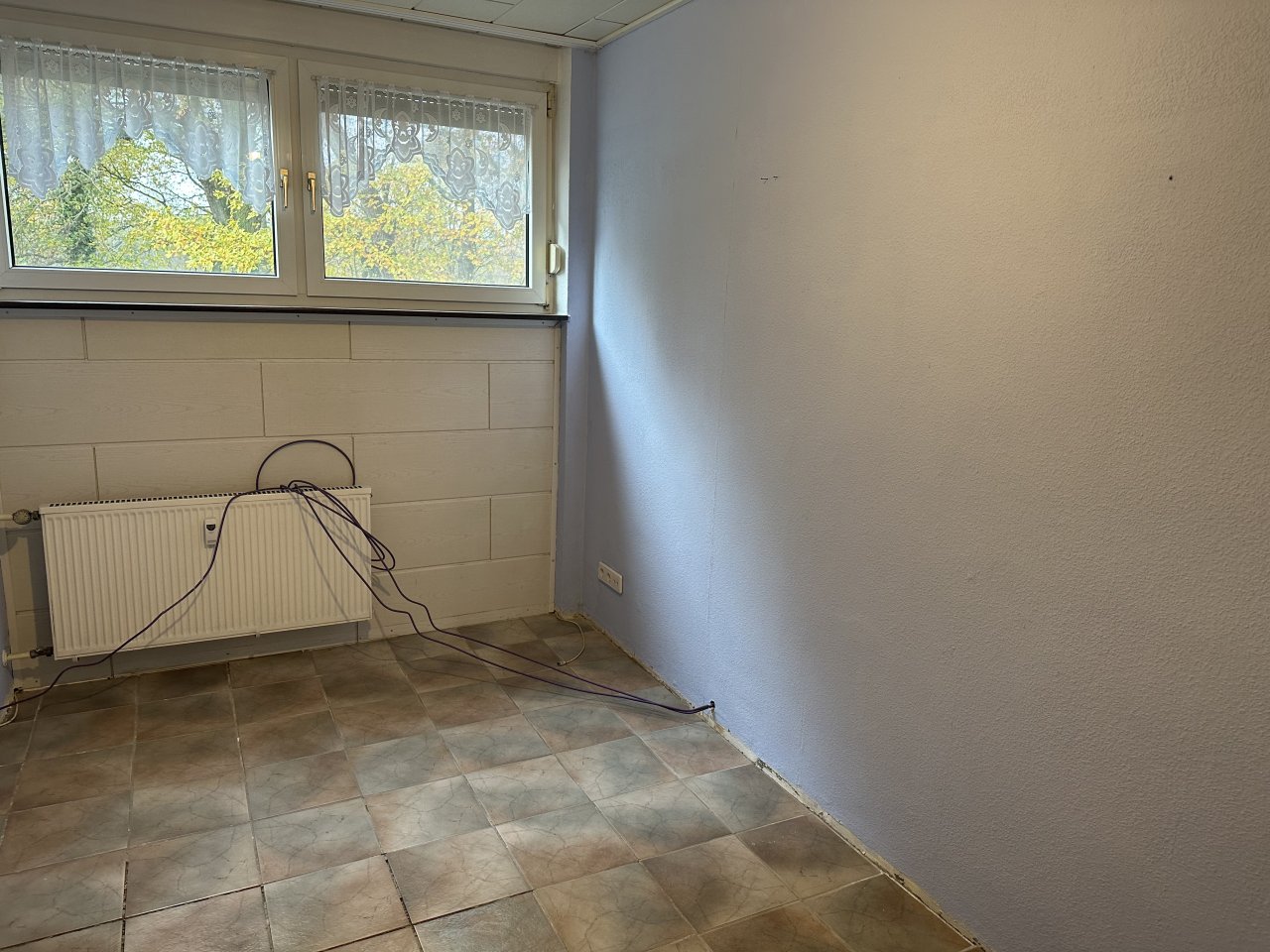 !!! Schöne 4 Zimmerwohnung mit Loggia Garage und Stellplatz !!!