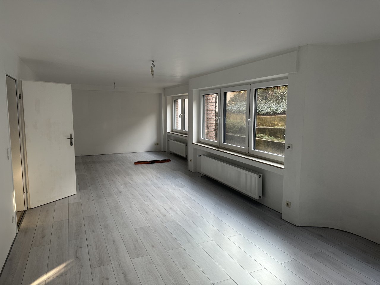 !!! 3 FH mit Freier 160m² Eigentümer EG-Maisonettewohnung mit großem Garten !!!