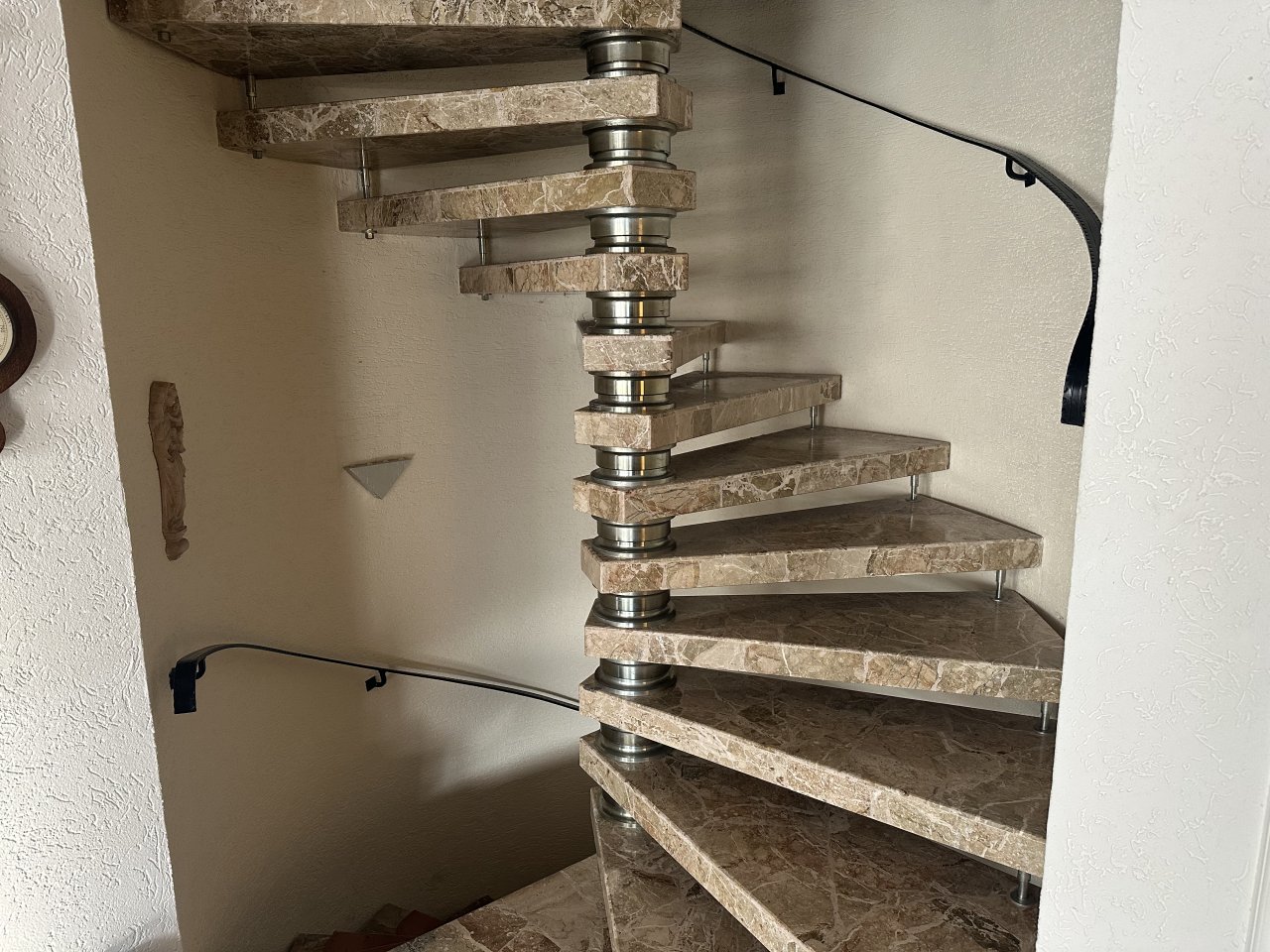 !!! 3 FH mit Freier 160m² Eigentümer EG-Maisonettewohnung mit großem Garten !!!
