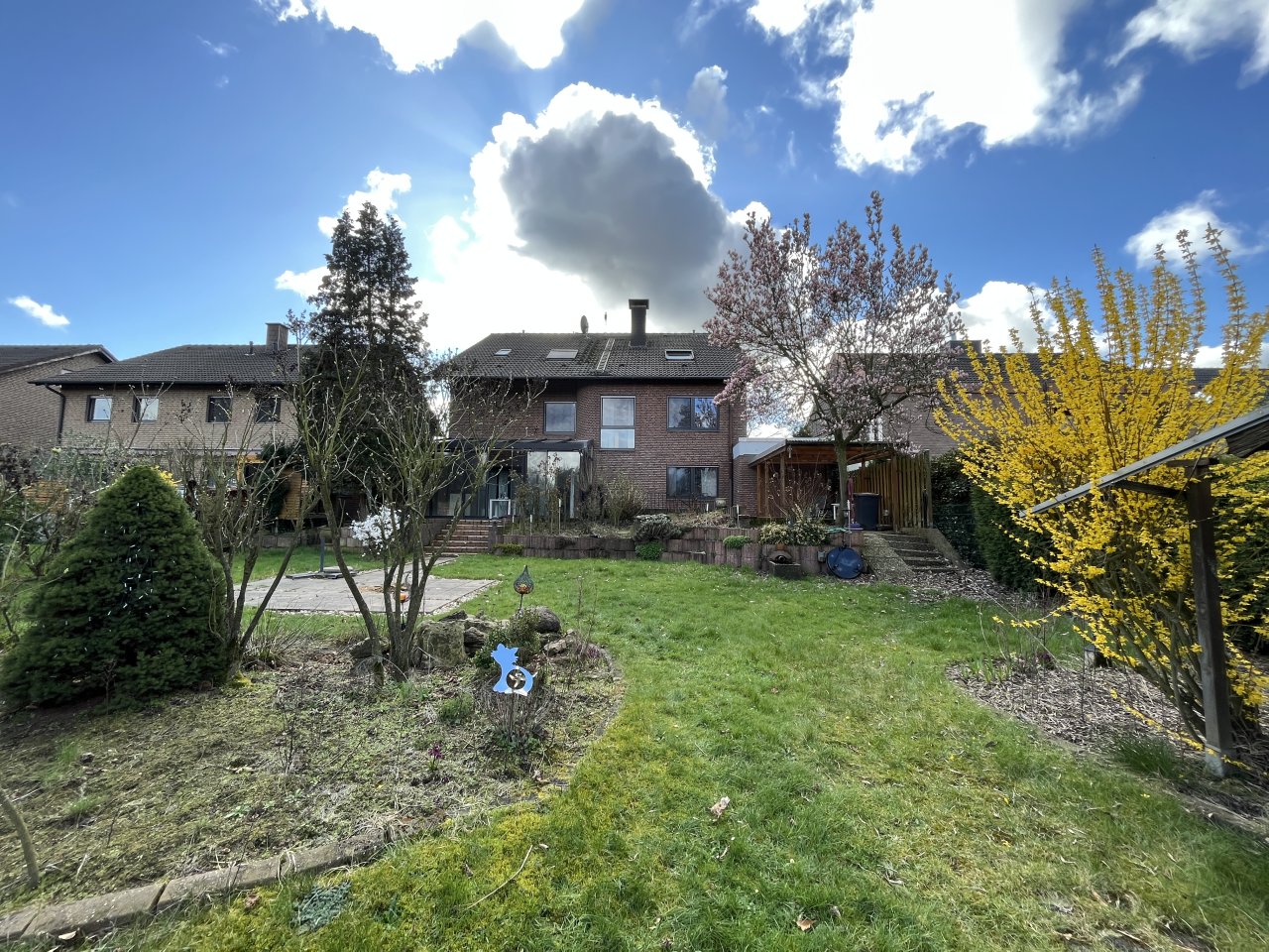 !!! 3 FH mit Freier 160m² Eigentümer EG-Maisonettewohnung mit großem Garten !!!