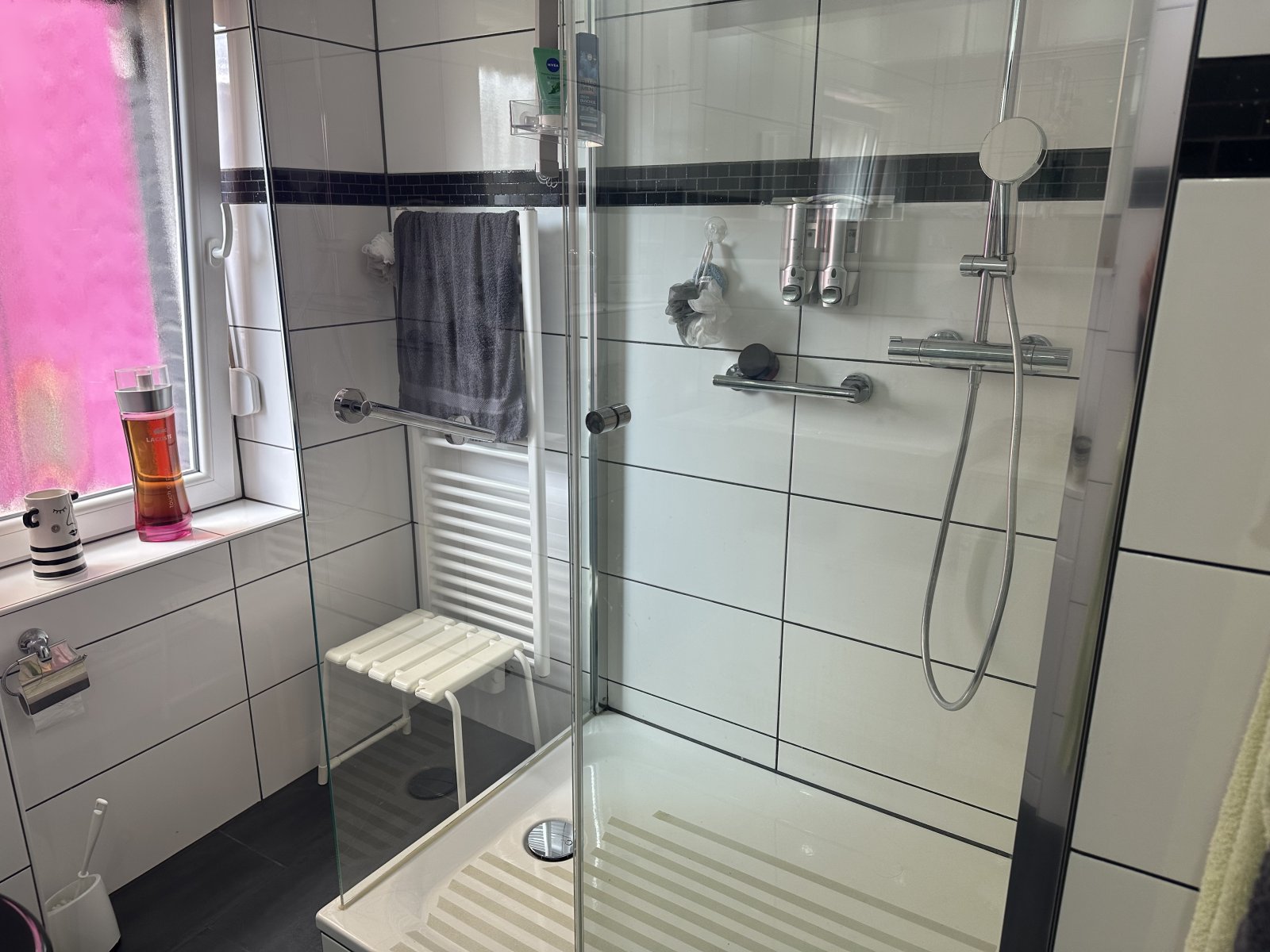 !!! Top-Sanierte 4 Zimmer EG-ETW mit Eigenem Garten !!!