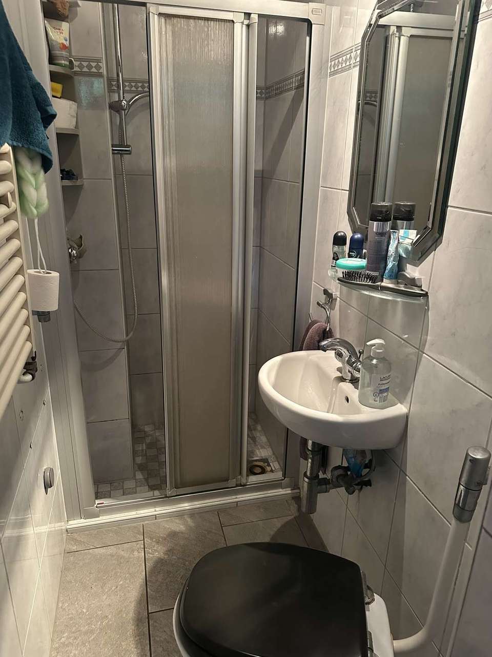 !!! Saniertes REH mit Anbau-Pool-Garten-Garage und Dachterrasse !!!