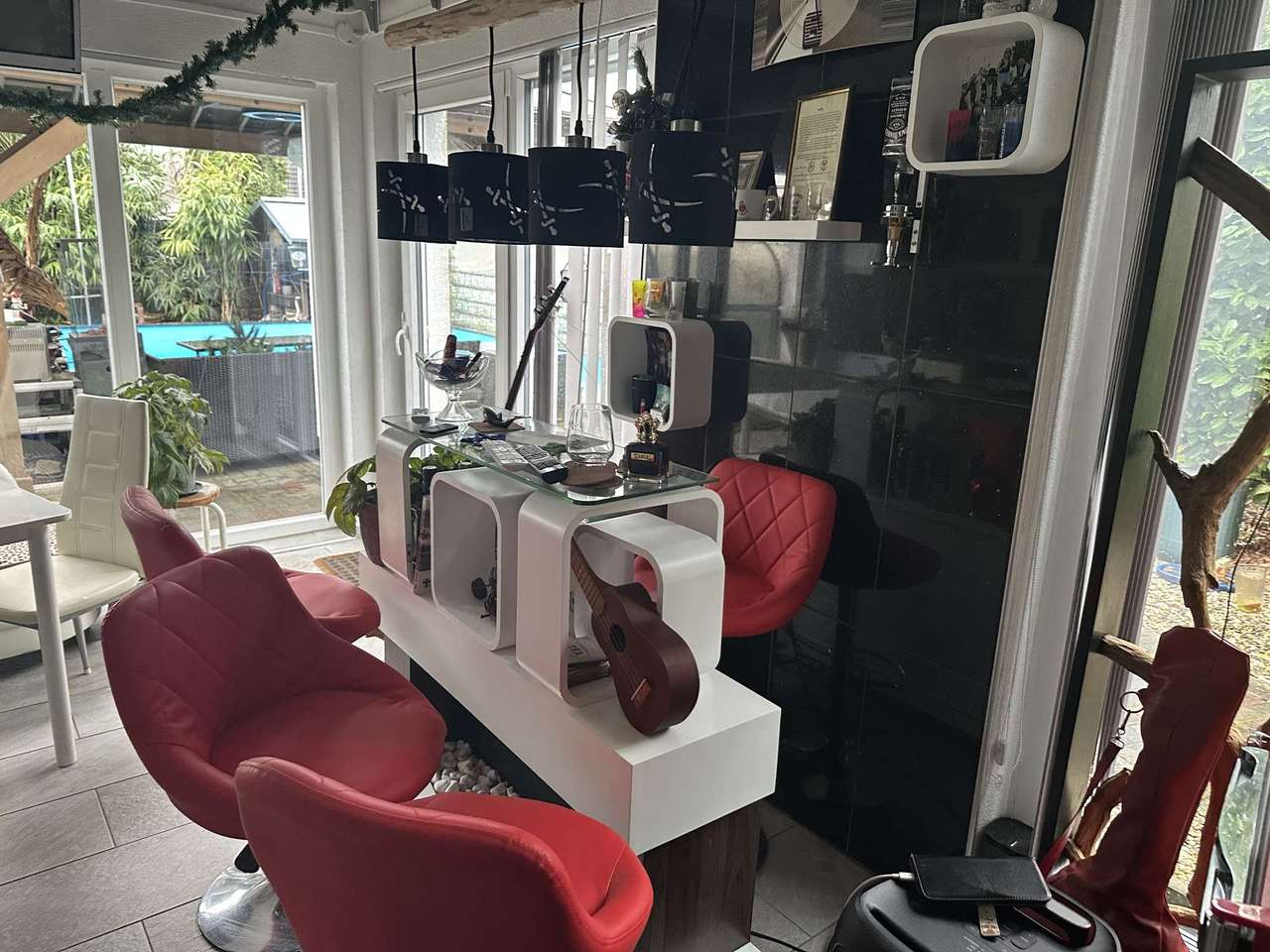 !!! Saniertes REH mit Anbau-Pool-Garten-Garage und Dachterrasse !!!