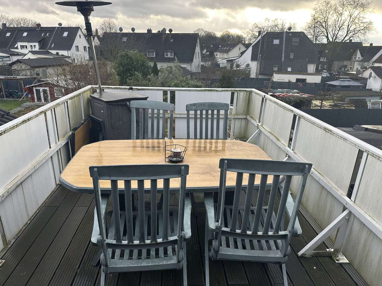 !!! Saniertes REH mit Anbau-Pool-Garten-Garage und Dachterrasse !!!