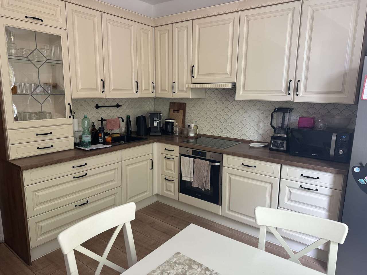 !!! Top Modernisierte 4 Zimmerwohnung mit schöner Loggia und Hochwertiger EBK !!!