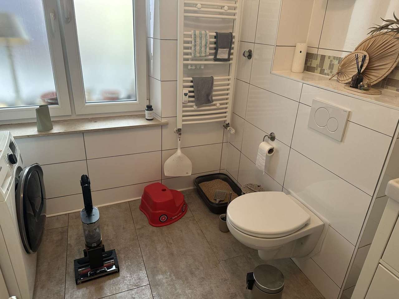 !!! Top Modernisierte 4 Zimmerwohnung mit schöner Loggia und Hochwertiger EBK !!!