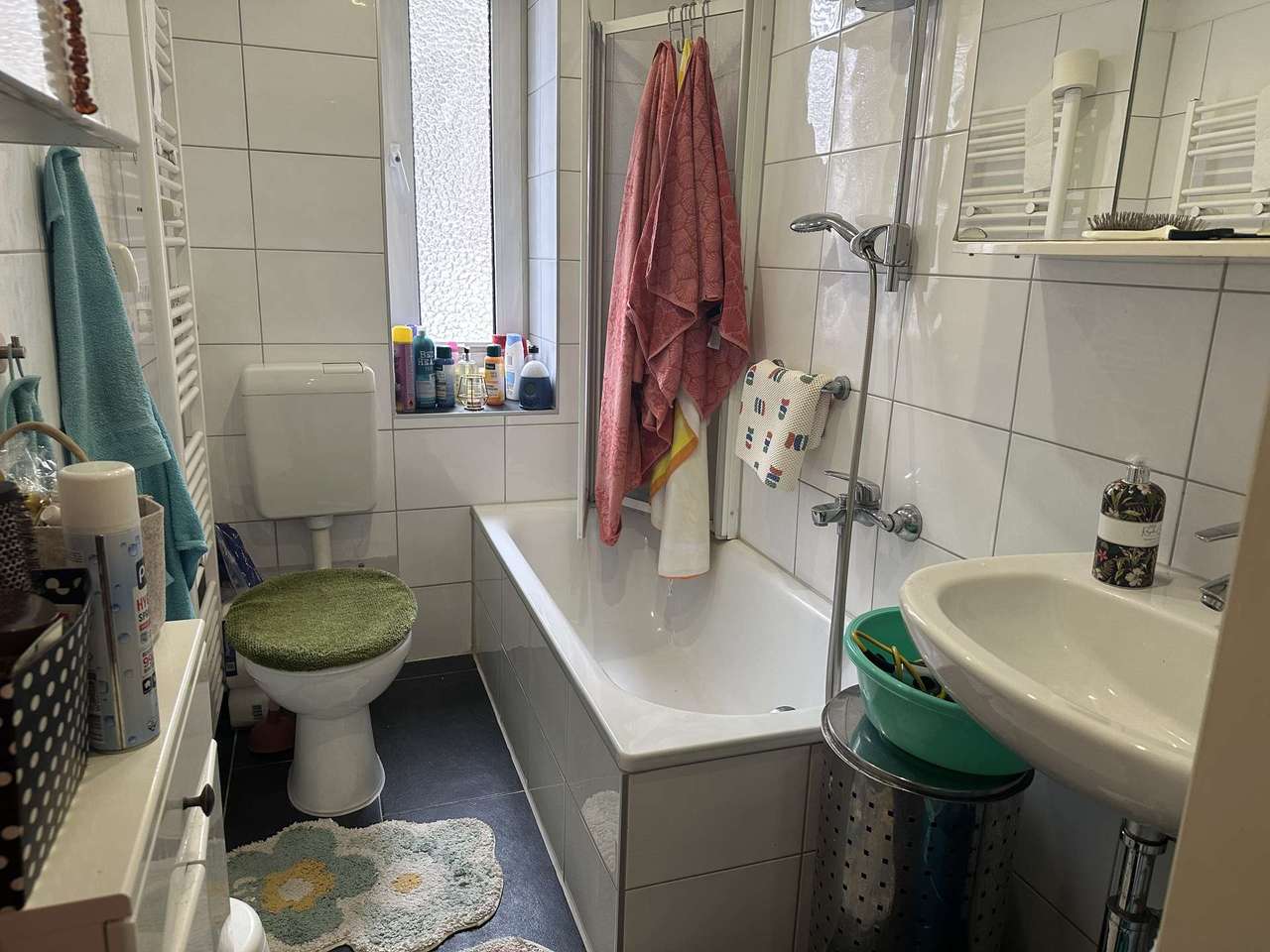 !!! Top-Gepflegte 4 Zimmer EG-ETW mit Eigener Garage und Gartennutzung !!!