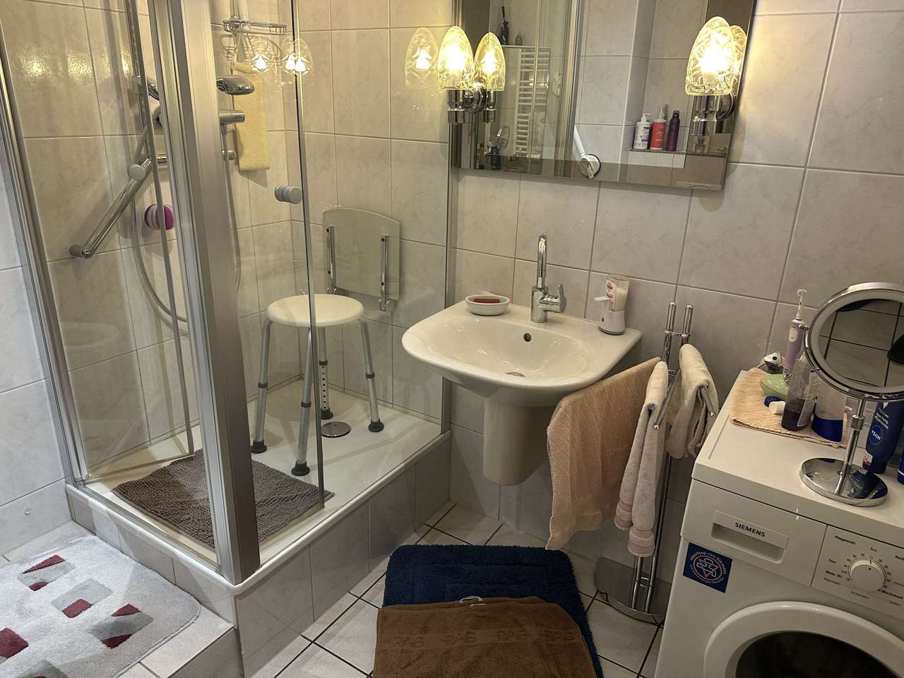 !!! Schöne 3 Zimmer Wohnung mit Loggia in ruhiger Wohnlage !!!