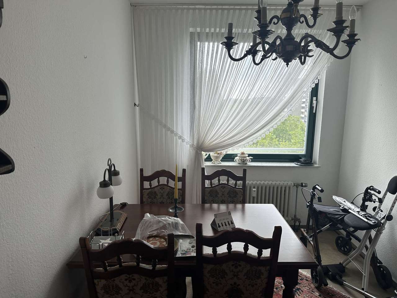 !!! 4 Zimmer ETW mit 2 Loggien und Tiefgaragenstellplatz !!!