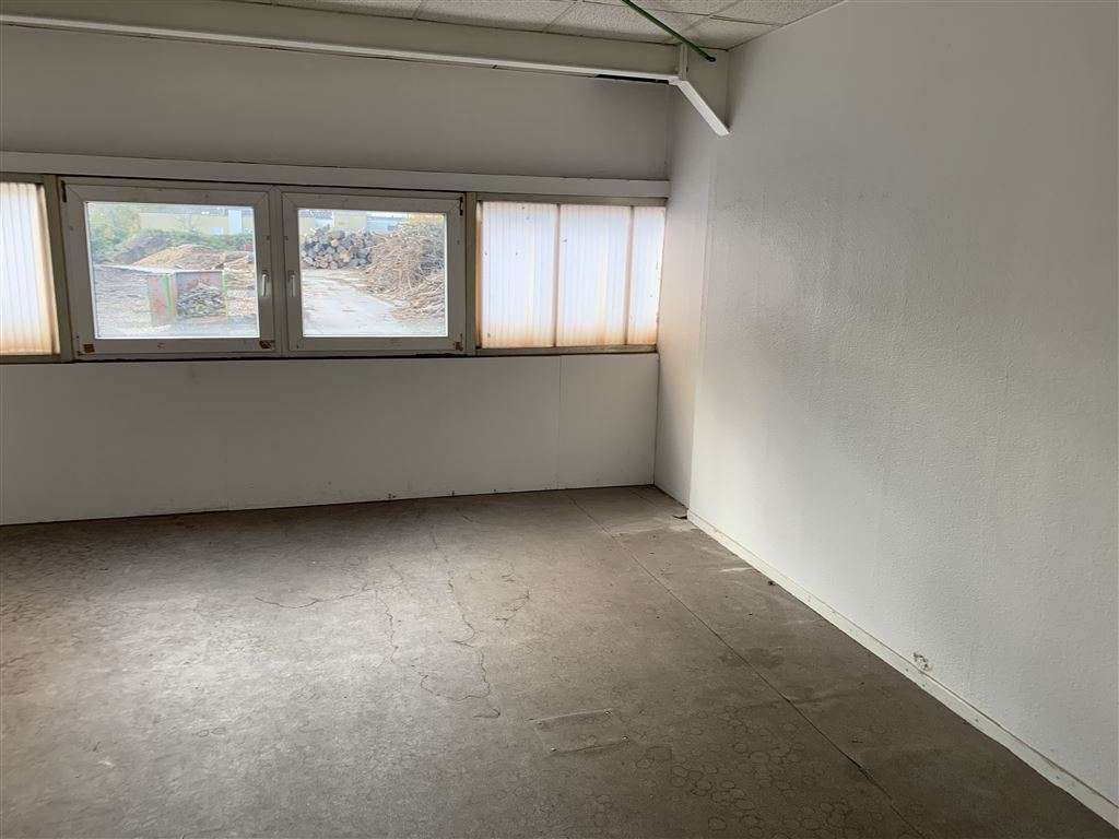 Büro 1 OG Büro 1 OG