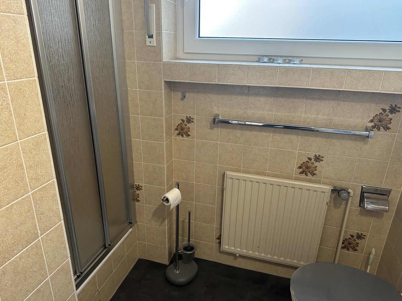 Bad EG mit Dusche Eigentümer WHG Bad EG mit Dusche Eigentümer WHG